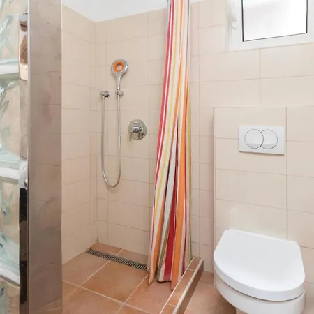 Semesterbostad Two-bedroom Holiday In Ždrelac